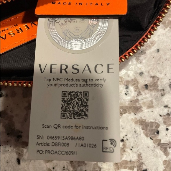 Versace half mood Medusa purse - Picture 5 of 5